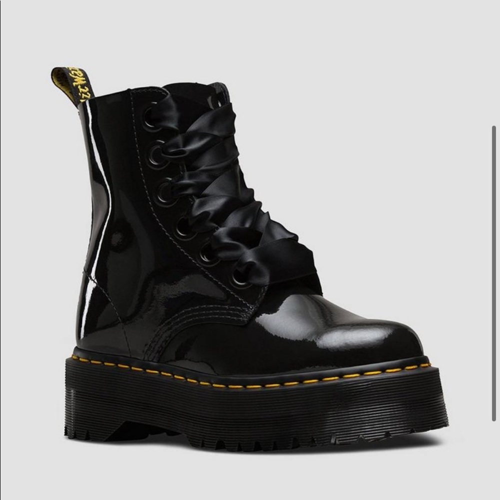 Dr. Martens Molly Boots size 9